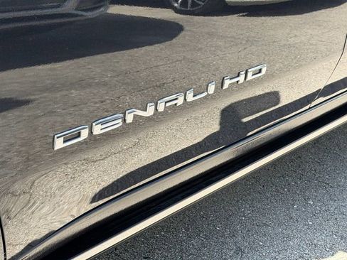 Used 2024 GMC Sierra 2500 Denali Ultimate w/ Max Trailering Package AWD/4WD image 14