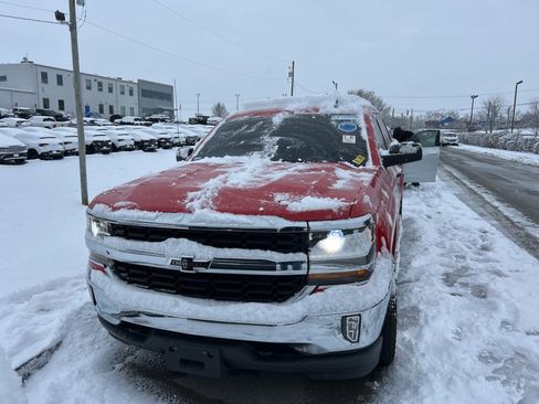 Used 2018 Chevrolet Silverado 1500 LT w/ All Star Edition image 2