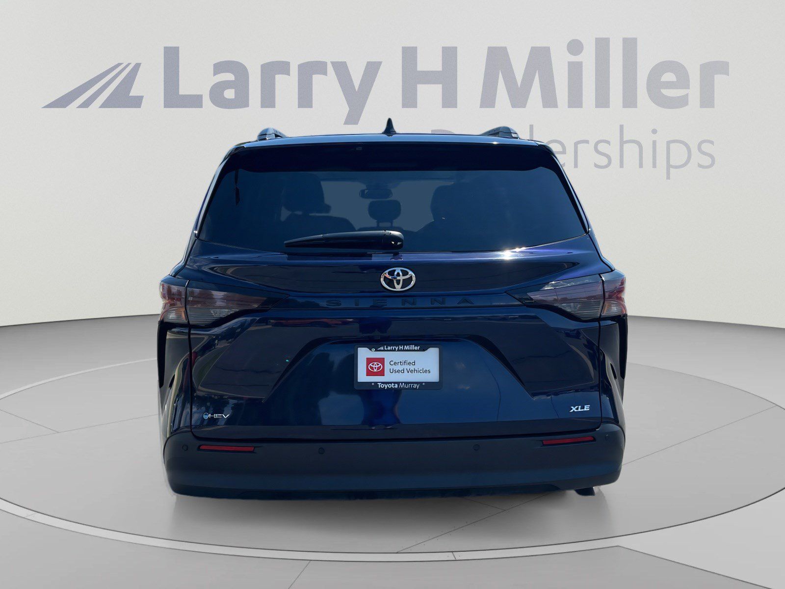 Certified 2026 Toyota Sienna XLE FWD image 4