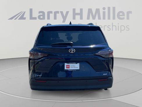 Certified 2026 Toyota Sienna XLE FWD image 4