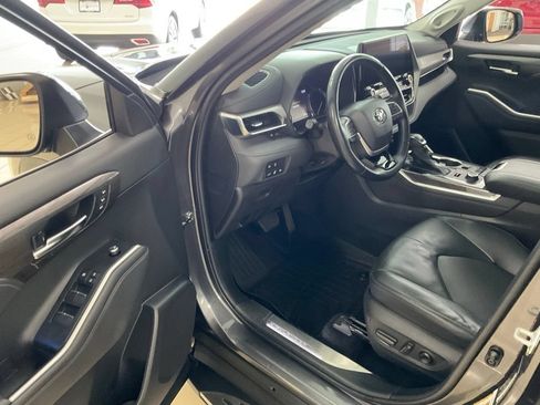 Used 2022 Toyota Highlander Platinum AWD/4WD image 10