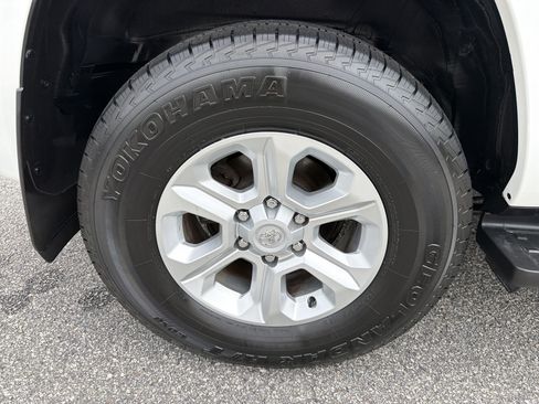 Certified 2024 Toyota 4Runner SR5 RWD image 28