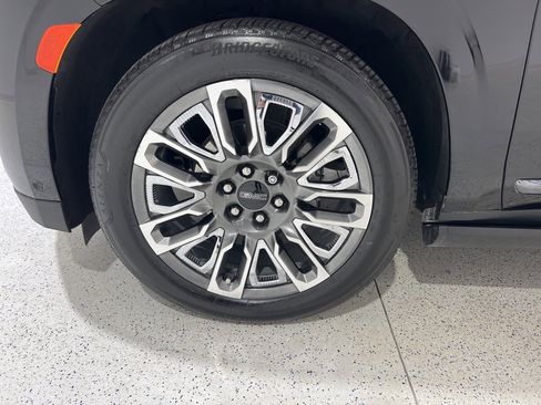 Used 2023 GMC Yukon Denali Ultimate image 31