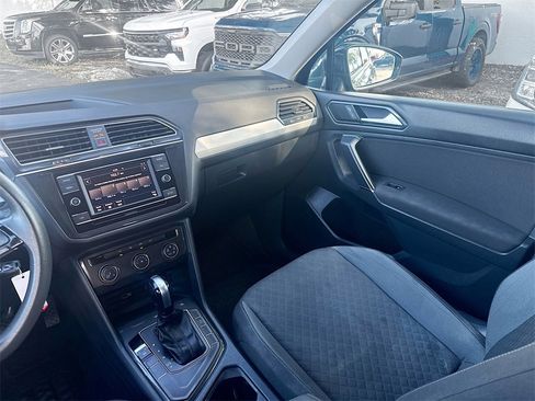 Used 2018 Volkswagen Tiguan S image 22