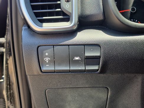 Used 2020 Kia Sportage LX FWD image 26