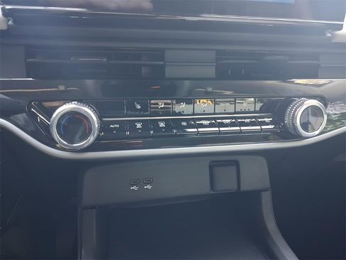 Used 2024 Honda Prologue Touring image 16