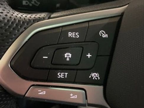 Certified 2023 Volkswagen Atlas Cross Sport SEL R-Line AWD/4WD image 16