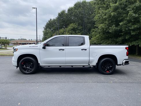 Used 2024 Chevrolet Silverado 1500 RST w/ Redline Edition AWD/4WD image 6