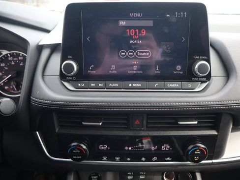 Certified 2025 Nissan Rogue SV AWD/4WD image 24
