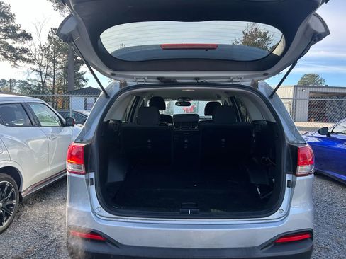 Used 2018 Kia Sorento L image 9