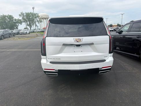 Used 2025 Cadillac Escalade ESV Premium Luxury AWD/4WD image 3