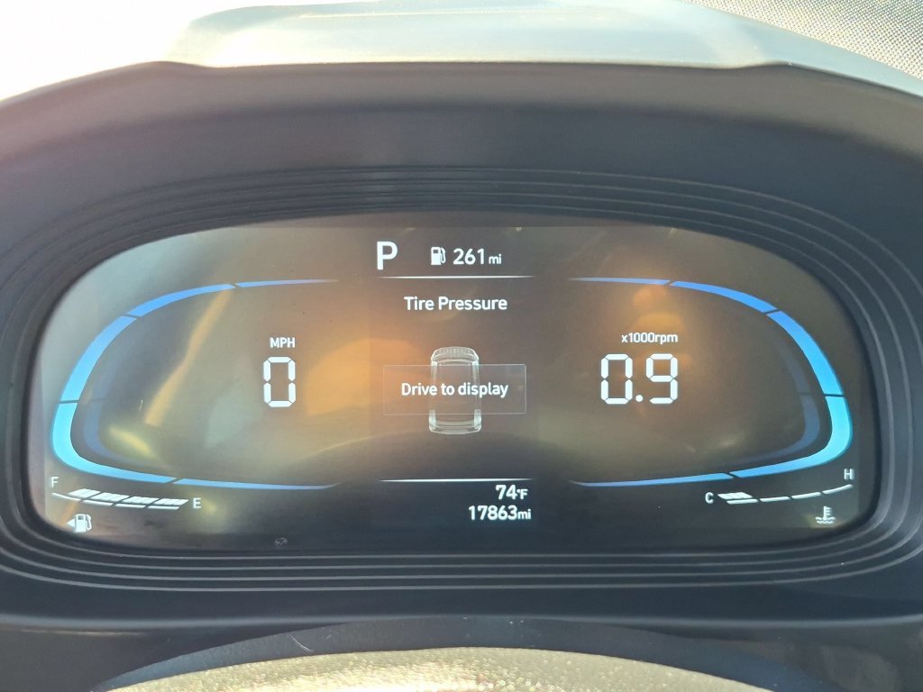 Used 2026 Hyundai Venue SEL FWD image 16