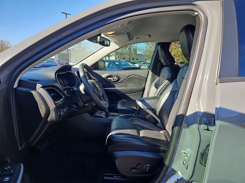 Used 2022 Jeep Cherokee Latitude Lux image 12