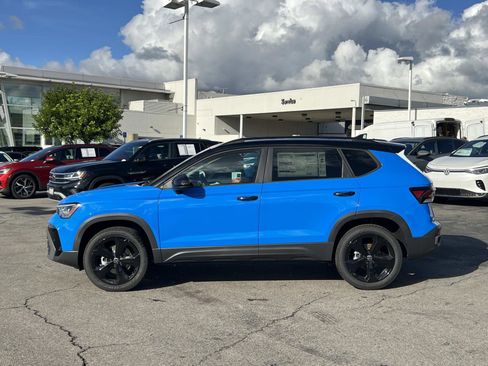 New 2026 Volkswagen Taos SE AWD/4WD image 2