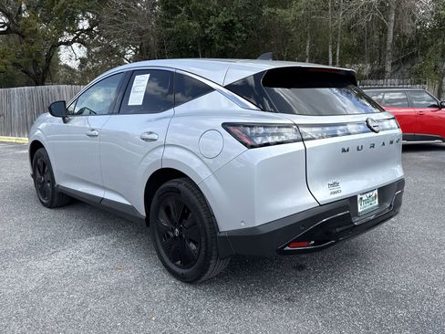 Used 2025 Nissan Murano SV image 3