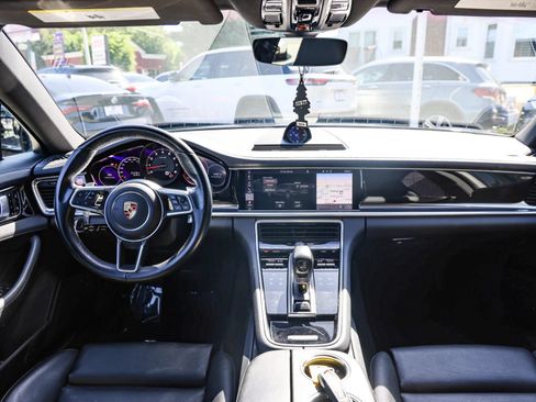 Used 2019 Porsche Panamera 4 w/ Premium Package AWD/4WD image 12