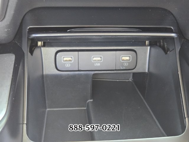 Used 2023 Kia Sorento LX FWD image 25
