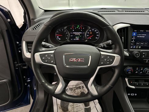 Used 2022 GMC Terrain SLT w/ LPO, Floor Liner Package AWD/4WD image 25