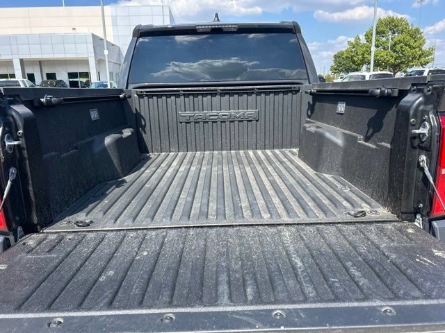 Used 2025 Toyota Tacoma TRD Off-Road AWD/4WD image 9