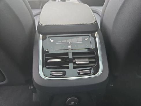 Used 2025 Volvo XC90 T8 Ultra w/ Protection Package Premier image 27