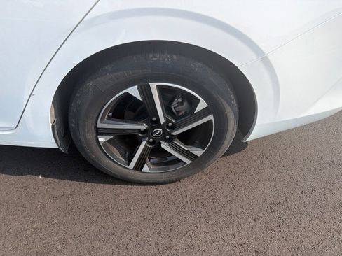 Used 2024 Nissan Sentra SV FWD image 11
