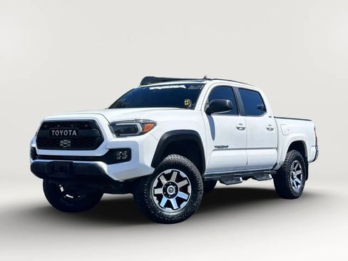 Used 2018 Toyota Tacoma SR5 RWD image 22
