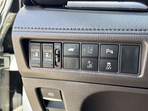 Used 2018 Honda Odyssey Elite image 30