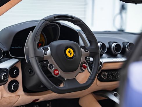 Used 2016 Ferrari F12 Berlinetta RWD image 29