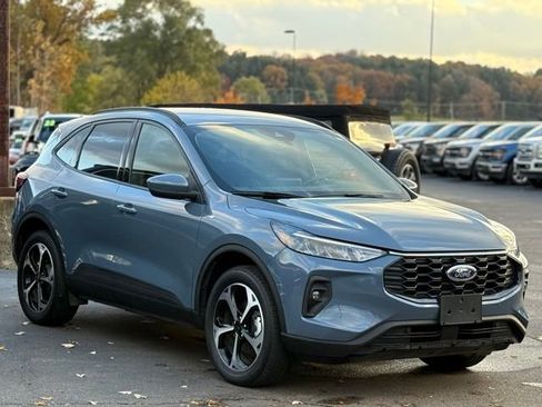 Certified 2025 Ford Escape ST-Line Elite image 33