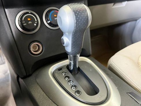 Used 2013 Nissan Rogue SV AWD/4WD image 13