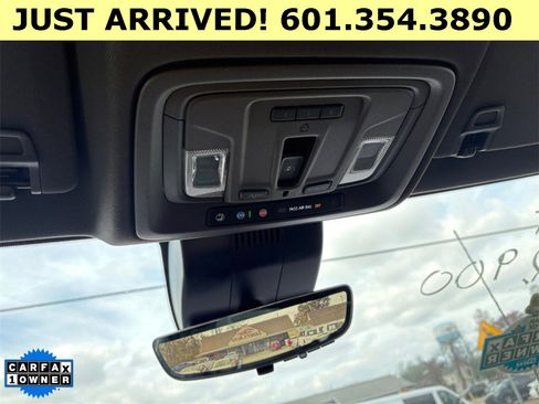 Used 2024 GMC Sierra 3500 Denali w/ Technology Package image 8