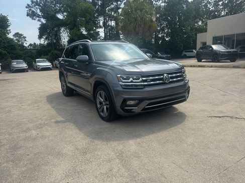 Used 2019 Volkswagen Atlas SE w/ Towing Package FWD image 3