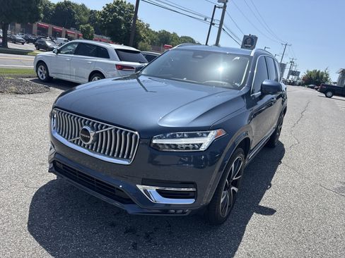 Certified 2024 Volvo XC90 B6 Ultimate w/ Lounge Package AWD/4WD image 4