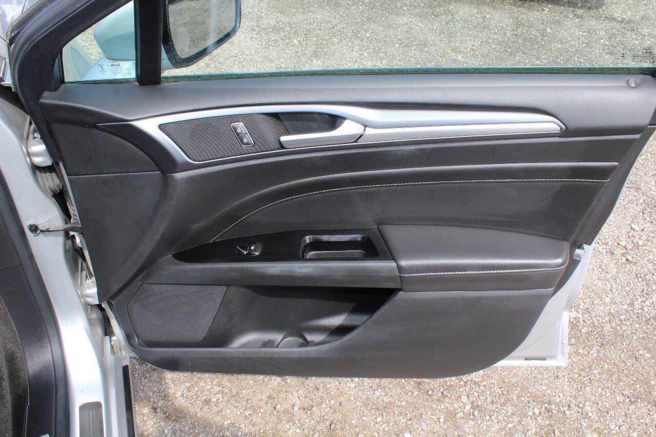 Used 2014 Ford Fusion Titanium FWD image 10