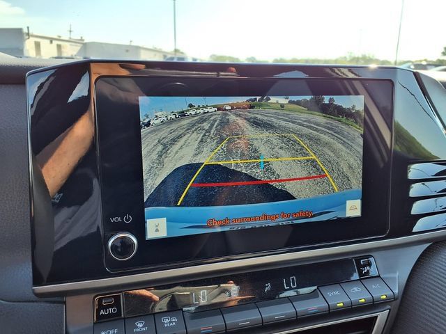 Used 2025 Toyota Camry SE FWD image 29
