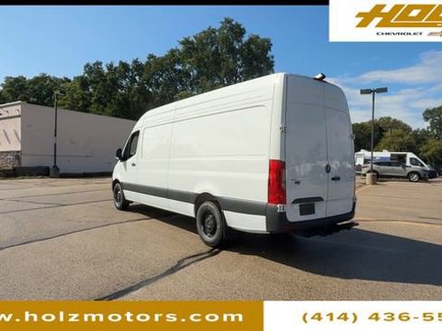 Used 2025 Mercedes-Benz Sprinter 2500 image 8