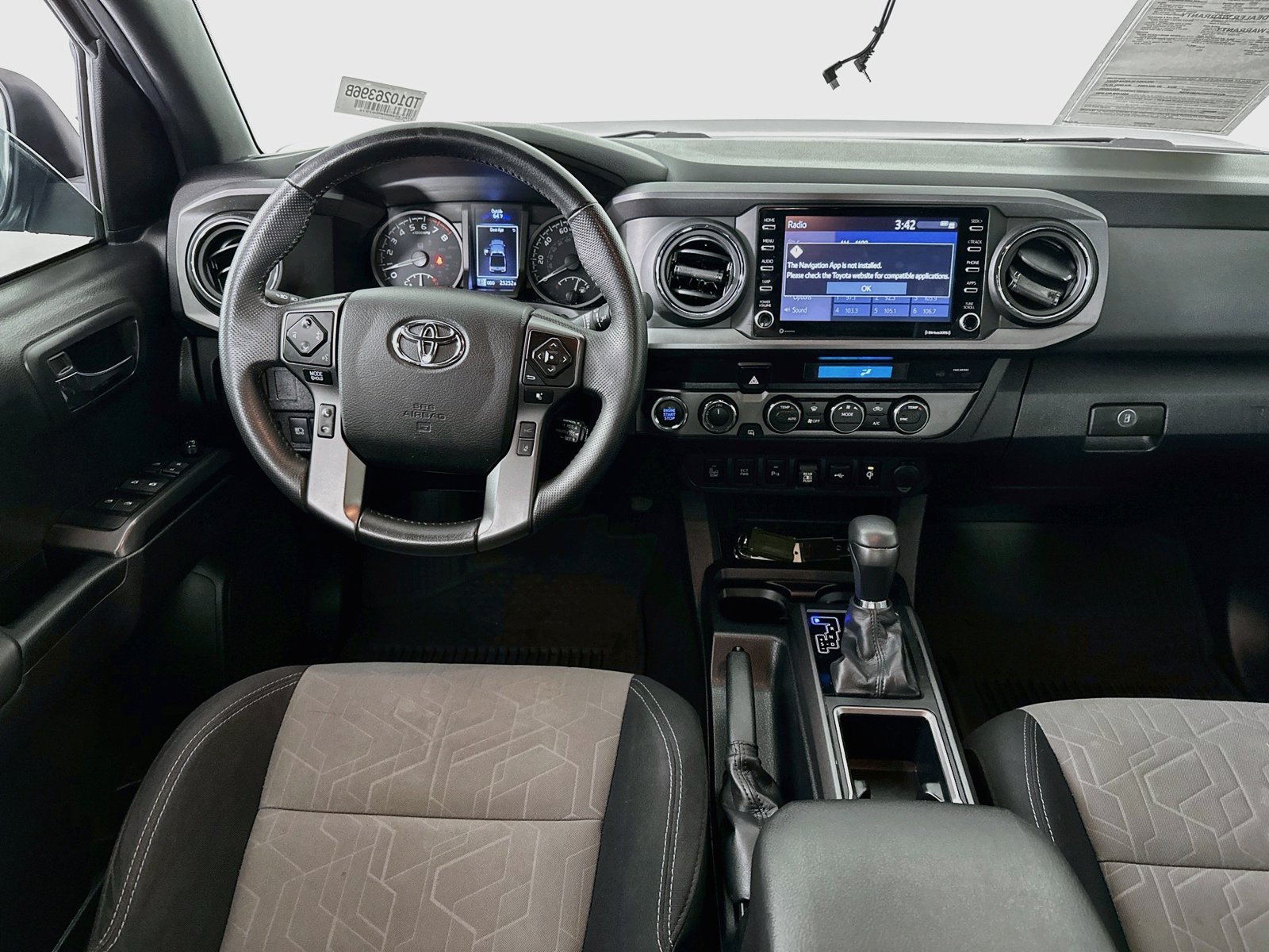 Used 2022 Toyota Tacoma TRD Off-Road w/ Technology Package AWD/4WD image 21