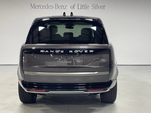 Used 2023 Land Rover Range Rover SE AWD/4WD image 4
