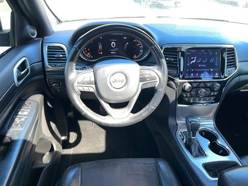 Used 2020 Jeep Grand Cherokee Altitude image 14