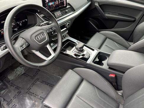 Certified 2025 Audi Q5 2.0T Premium w/ Convenience Plus Package image 7