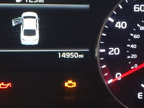 Used 2023 Kia Forte LXS w/ LXS Technology Package FWD image 18