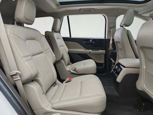 Used 2023 Lincoln Aviator AWD w/ Premium Package image 30