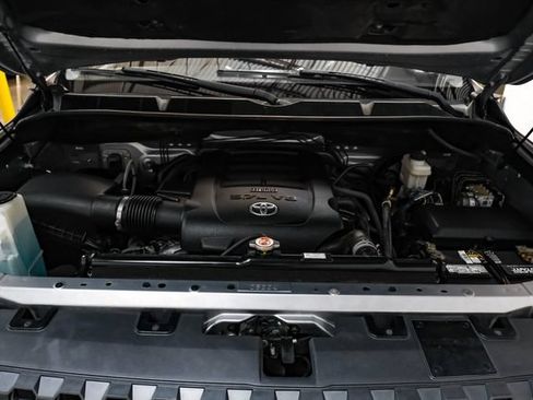 Used 2019 Toyota Tundra SR5 w/ SR5 Upgrade Package AWD/4WD image 43