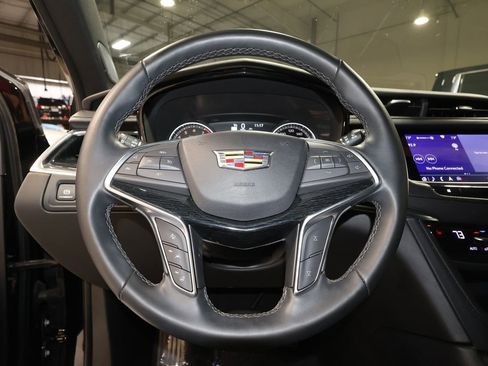 Certified 2025 Cadillac XT5 Premium Luxury image 10