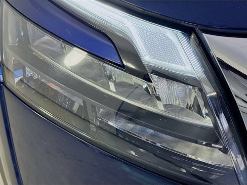 Used 2024 Nissan Pathfinder SV FWD image 37