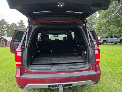 Used 2019 Ford Expedition XLT w/ Equipment Group 202A AWD/4WD image 5