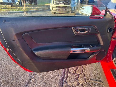 Certified 2017 Ford Mustang Coupe image 13