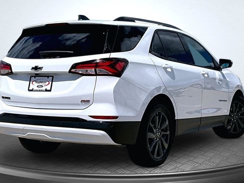 Used 2024 Chevrolet Equinox RS FWD image 2