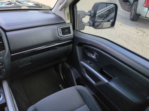 Used 2023 Nissan Titan SV w/ SV Convenience Package AWD/4WD image 17