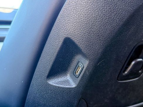 Used 2024 Kia Carnival EX FWD image 36